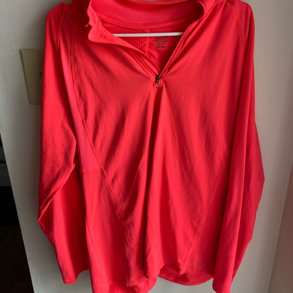 Workout pullover
